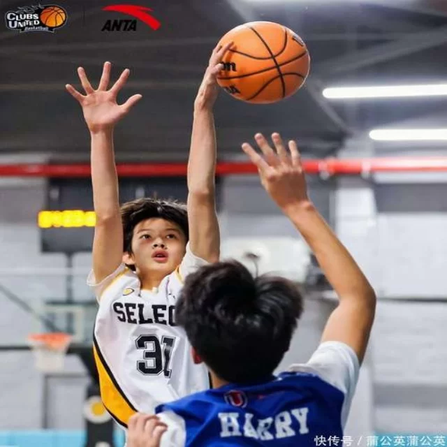 足球杯赛焦点对决：阵容视角解密第158组战局